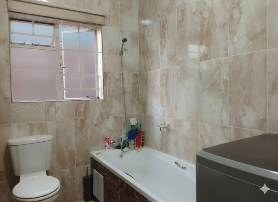 2 Bedroom Property for Sale in Waterval East North West